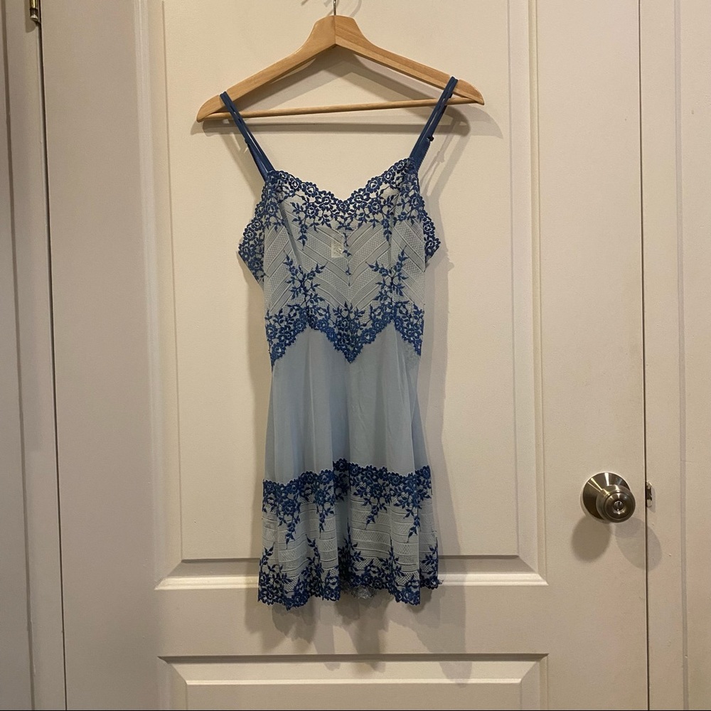 Wacoal Lace Floral Slip - Picture 2 of 3